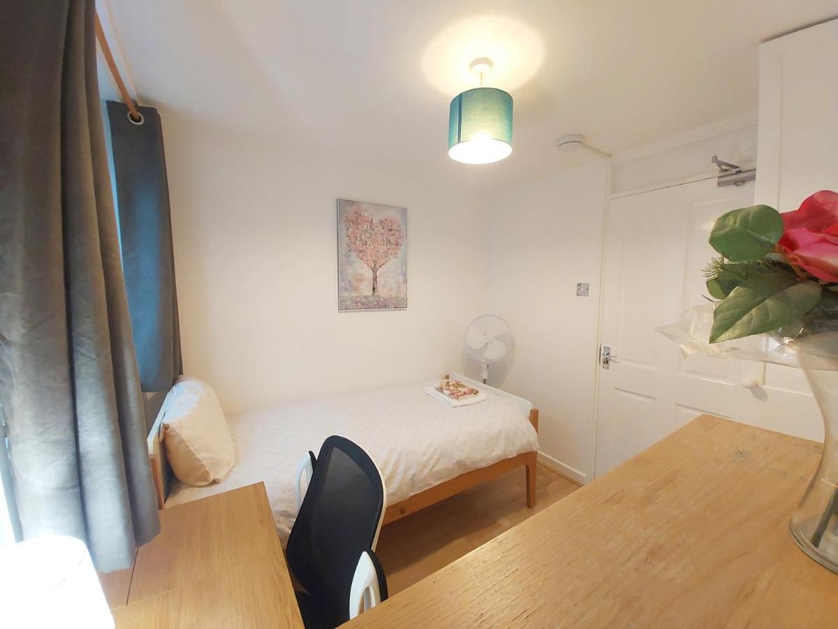 Апартаменты Harford House *